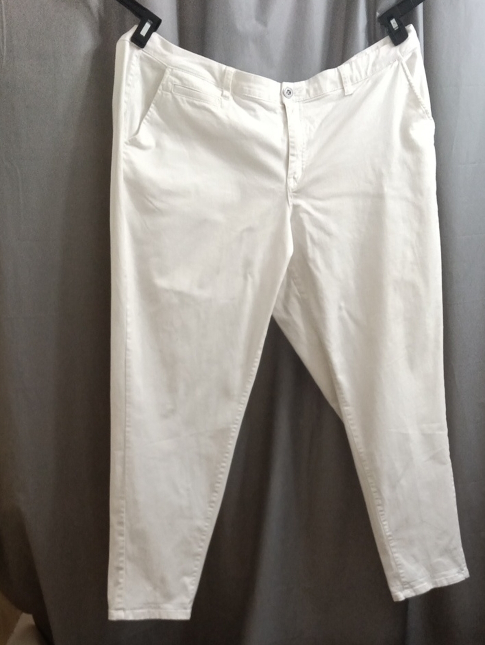Woman's White Straight-Leg Jeans - Classic Casual Trousers